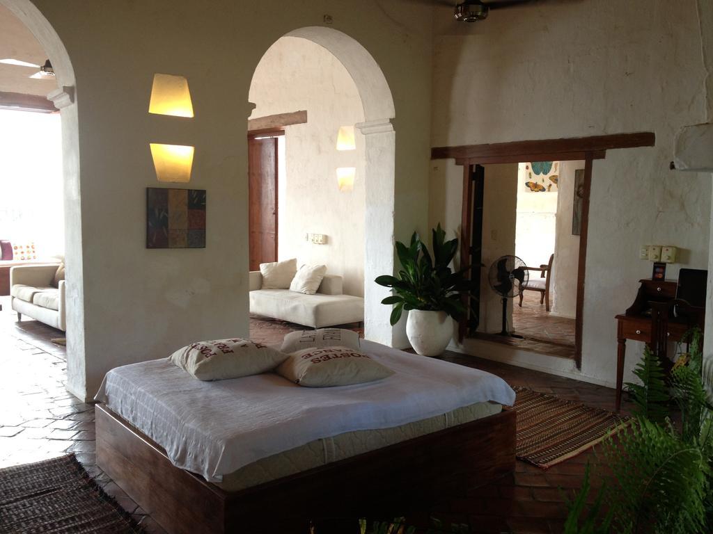 Portal De La Marquesa Hotel Mompos Exterior photo Interior of a villa at the resort