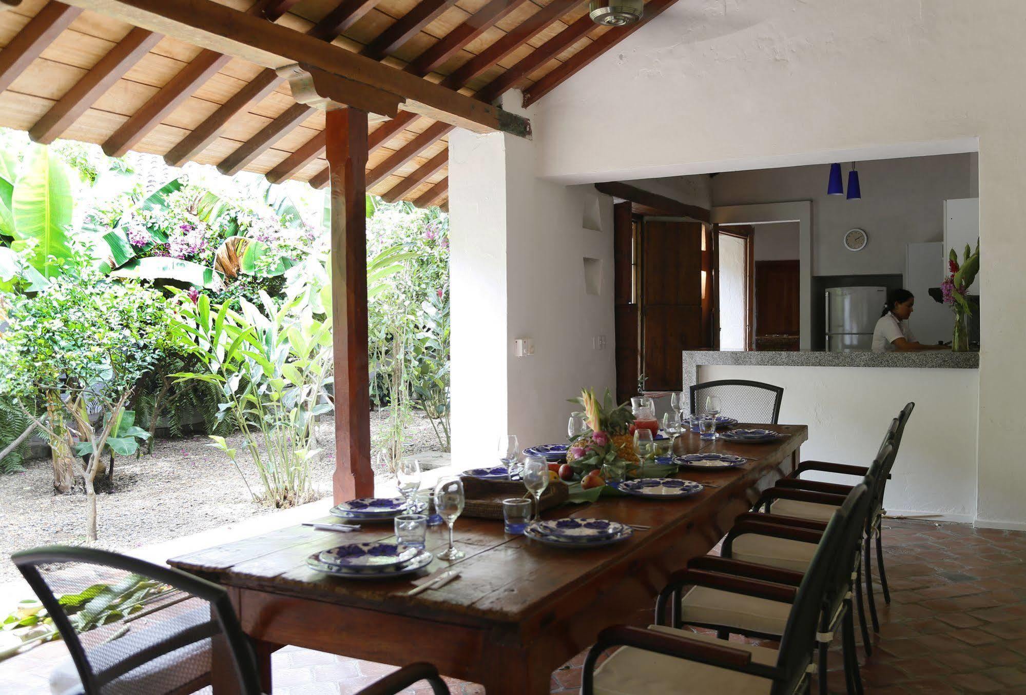 Portal De La Marquesa Hotel Mompos Exterior photo A dining room in Sri Lanka