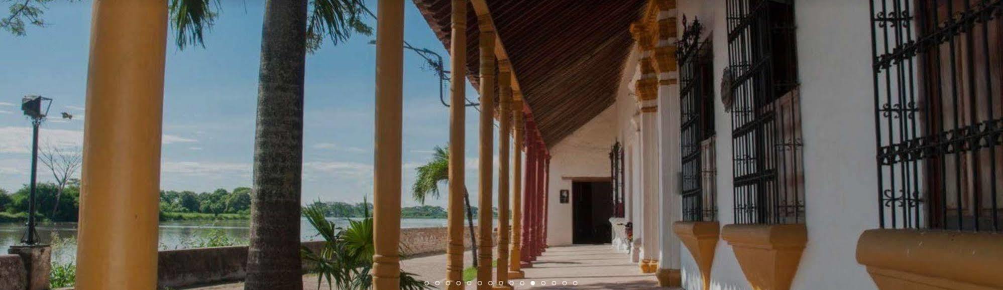 Portal De La Marquesa Hotel Mompos Exterior photo The interior of the house